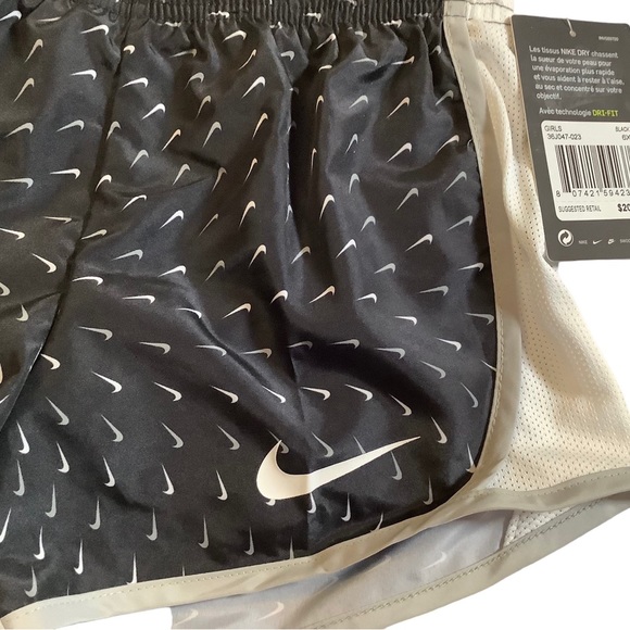 New NWT Nike Girls Sport Dri-Fit
Shorts Size 6X - Picture 3 of 6